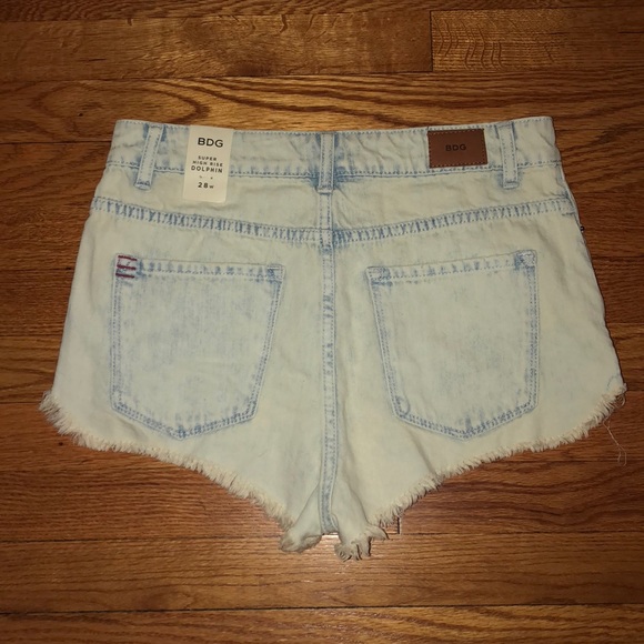 🌟 BDG NWT high waisted jean shorts - Picture 2 of 2